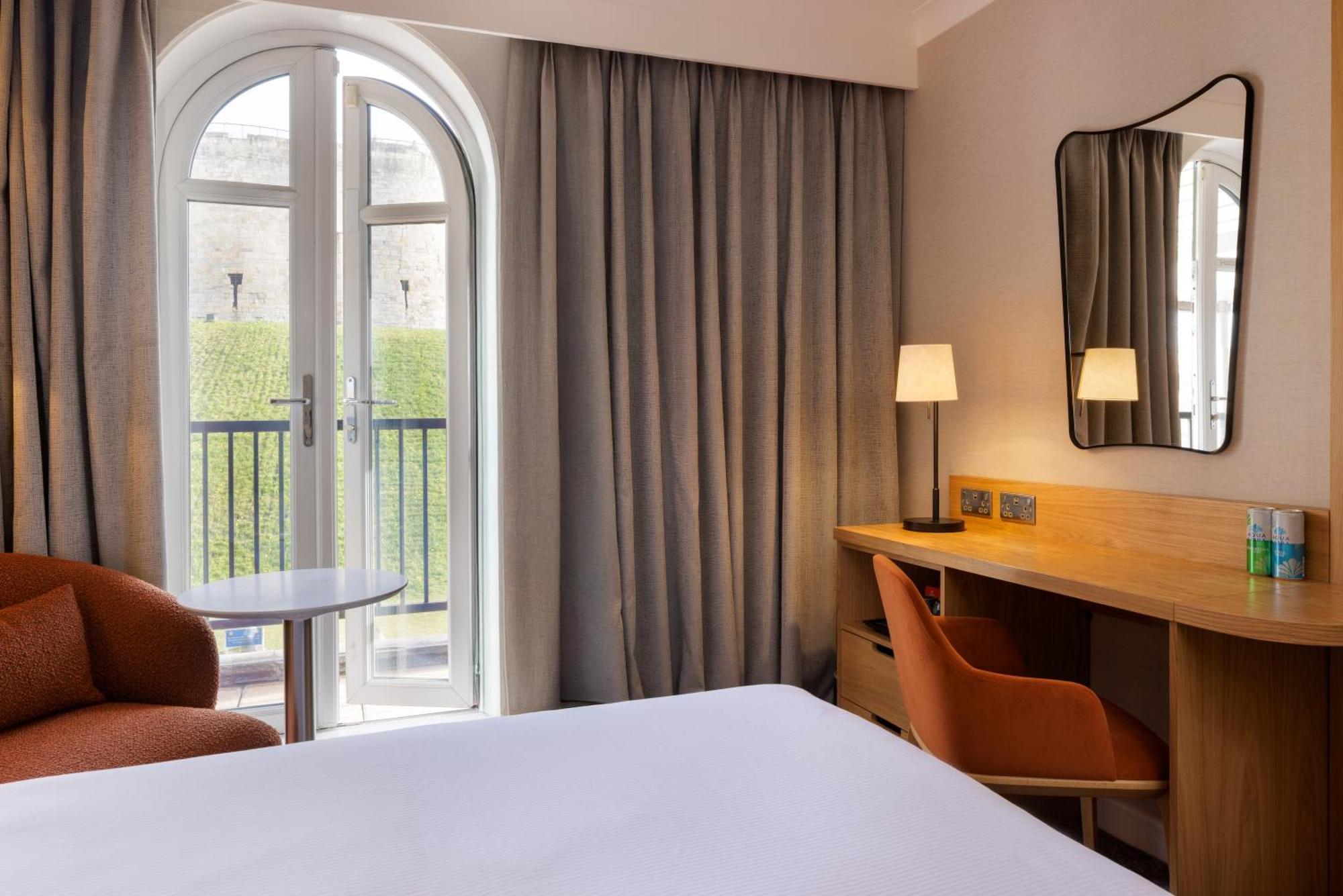 Hilton York Hotel Room photo