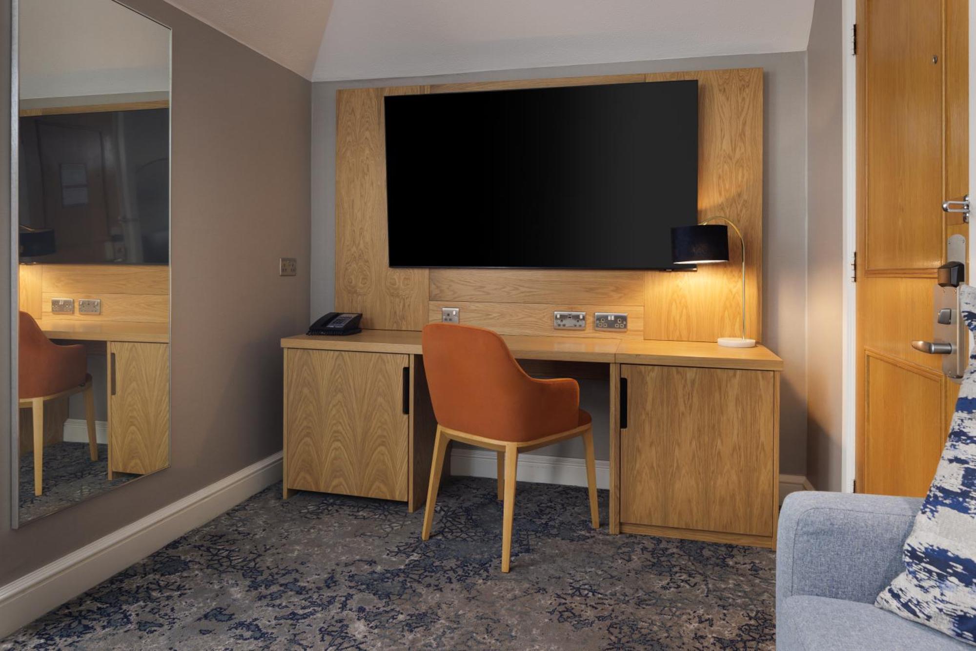 Hilton York Hotel Room photo